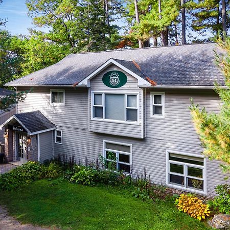 Muskoka Waterfront Retreat Villa Dwight Bagian luar foto