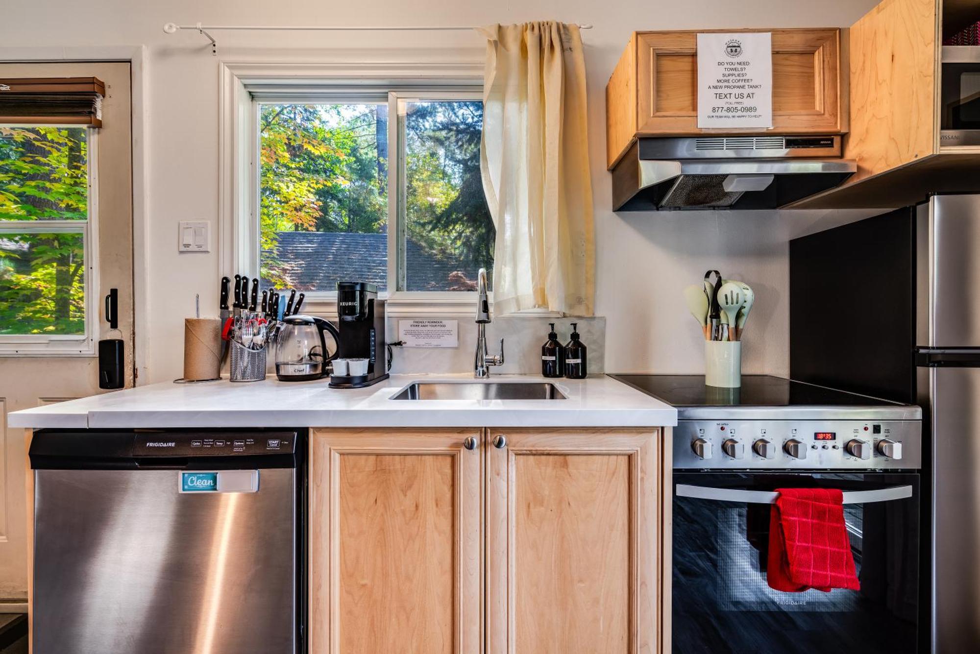 Muskoka Waterfront Retreat Villa Dwight Bagian luar foto