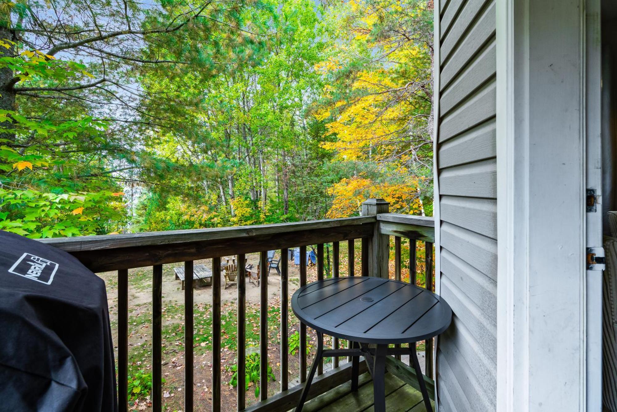 Muskoka Waterfront Retreat Villa Dwight Bagian luar foto